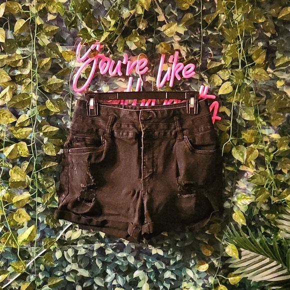 Refuge Black Denim Distressed Shorts - Picture 1 of 7